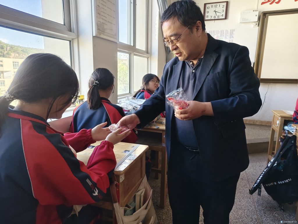 暖心慰問振士氣，全力以赴戰(zhàn)高考
